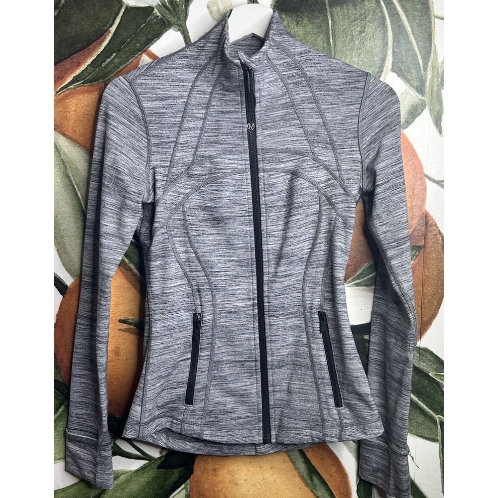 Lululemon Size 4 Womens Define Jacket Spacedye Gray Thumbholes Gym Athletic Wear